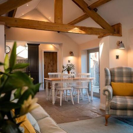 The Stables, Converted Barn Outside York Extérieur photo