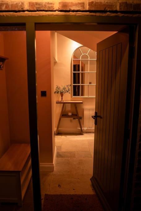The Stables, Converted Barn Outside York Extérieur photo