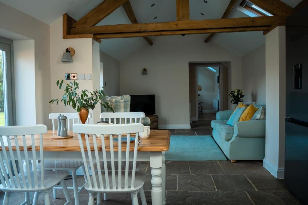 The Stables, Converted Barn Outside York Extérieur photo