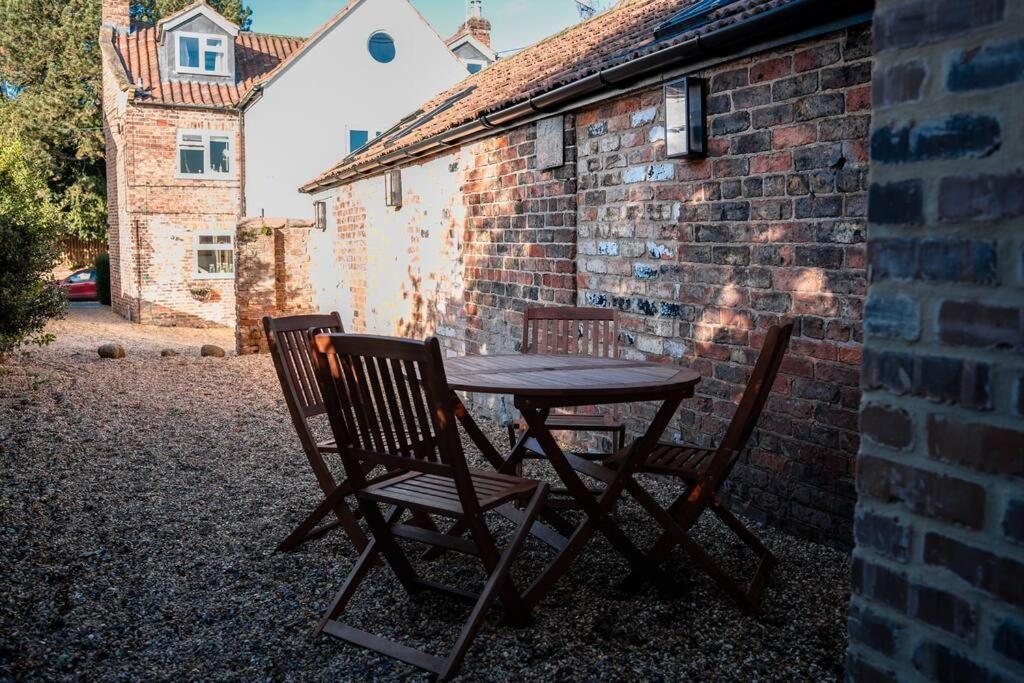 The Stables, Converted Barn Outside York Extérieur photo