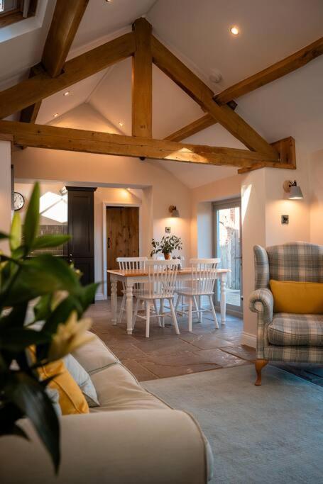 The Stables, Converted Barn Outside York Extérieur photo